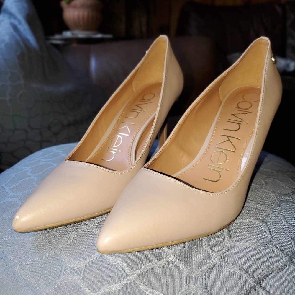 Calvin Klein nude pumps